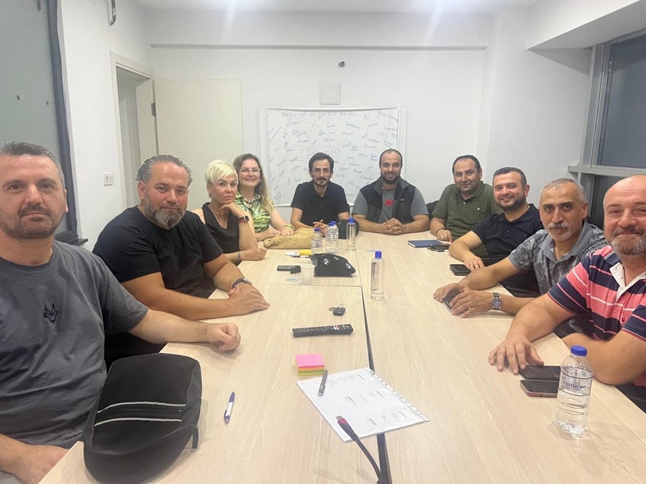 YENİ YÖNETİM KURULU ÜYELERİ İLE İLK TOPLANTI